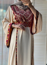 Elegant Offwhite Diamond Qabbah Thob With Manajil Details and Satin Details