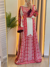 Very Elegant White and Red Embroidered Thob with Malak Details