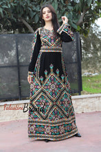 Manajil Palestinian Embroidered Floral Thobe Dress Palestinian Embroidery